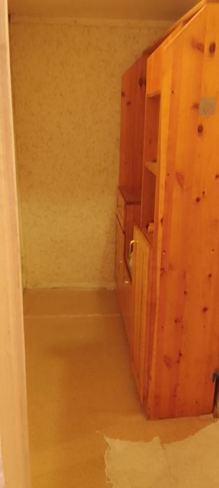 Юнусабад-15  1/1/4  (метро Туркистон) полупустая.