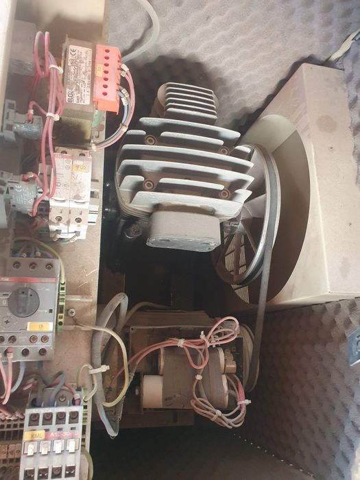 Compresor monofazic . Marca ingersoll.  Motor de 4 kw. Stare buna .