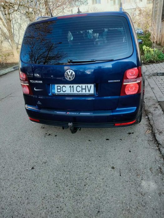 Vând Volkswagen Touran