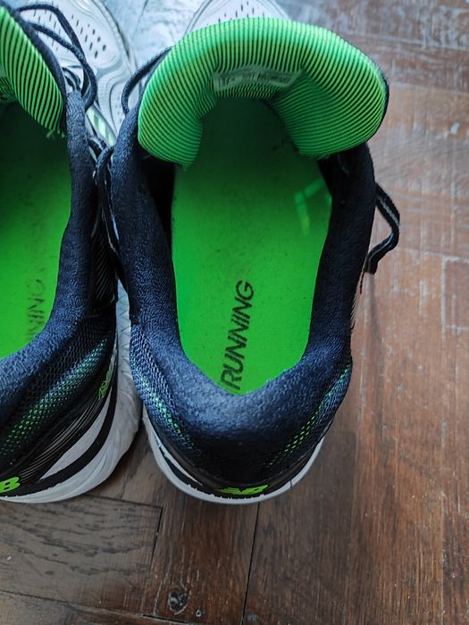 New balance маратонки