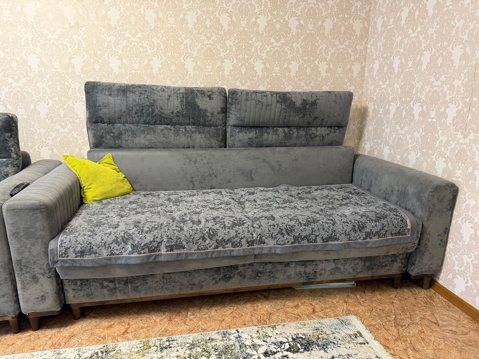 Продам два дивана