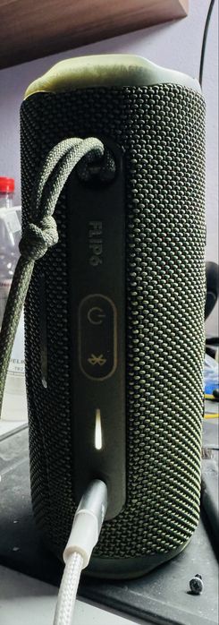 Vând boxe JBL Flip 3 /Flip 4 /Flip 6 impecabile