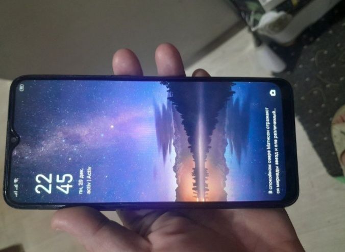 Смартфон продается оппо А31 память256гб