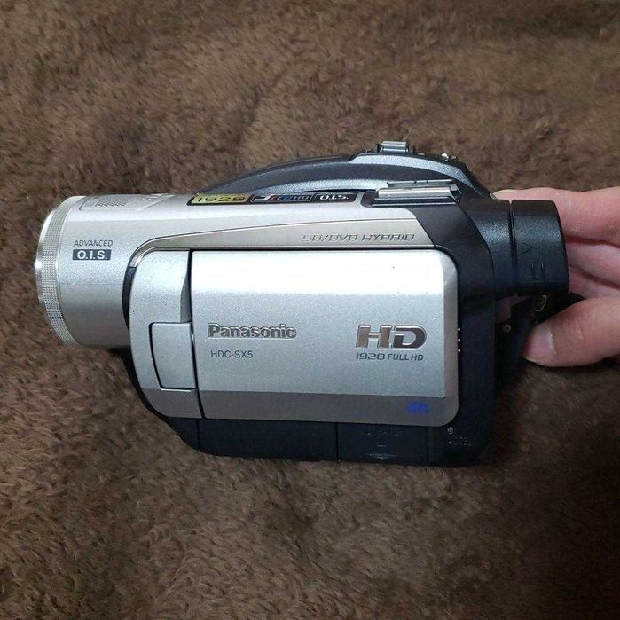 Професионално качество: Японска Full HD Камера Panasonic HDC-SX5 3 CCD