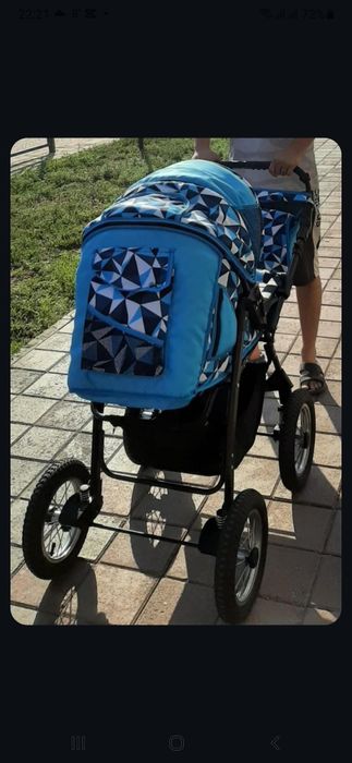 Продам прогулочную коляску