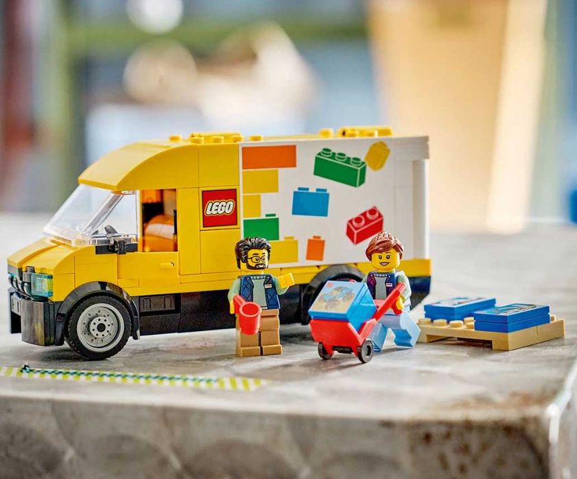 Lego City 60500 - The Lego Van