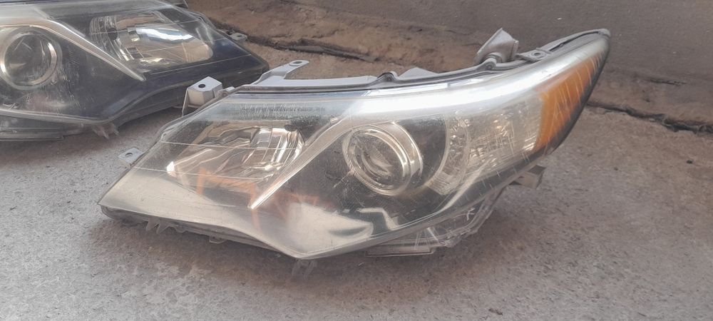 Продам фары на тайоту
