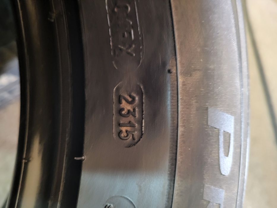 2 anvelope 235 55 R 17 Michelin Vara