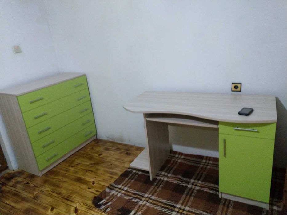 Двуетажно легло зелено с гардероб , скрин и бюро , комплект