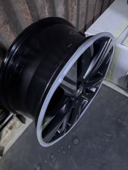 Tracker premier diska 1 ta dona