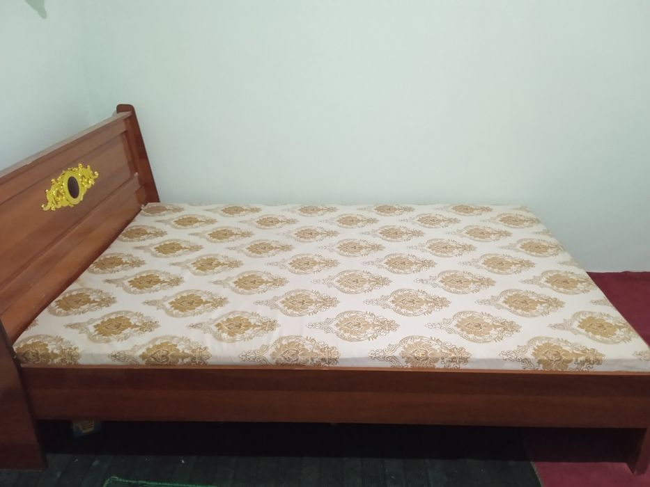 Mebl sotiladi matrasi bilan