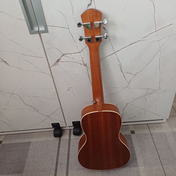 Продам укулеле, 18000, б/у