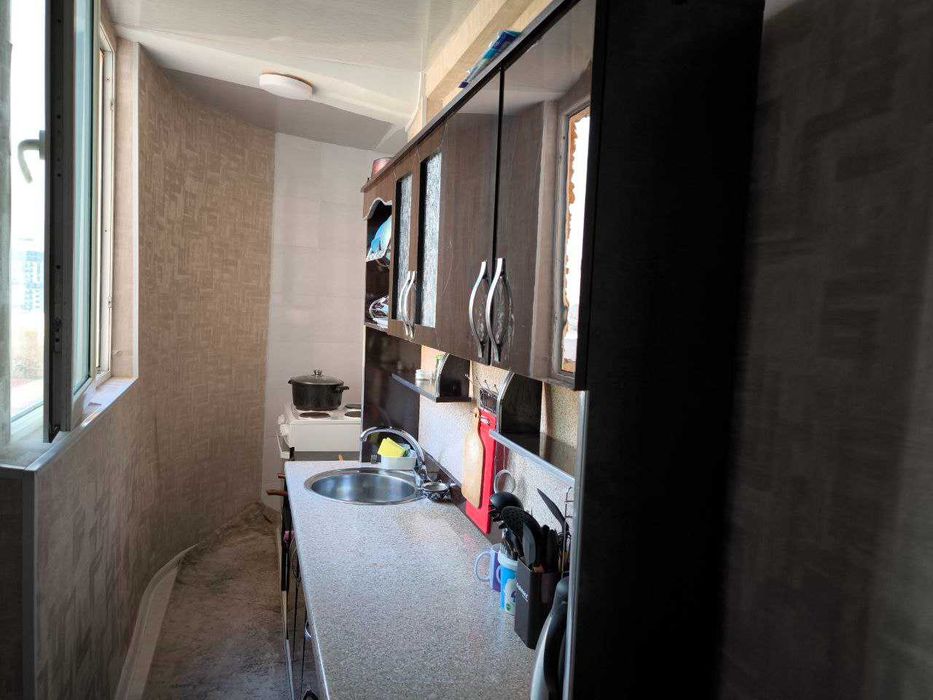 Массив Караташ за ГУМом  Туркуаз 3-комн 8/12 70 м² хороший ремонт