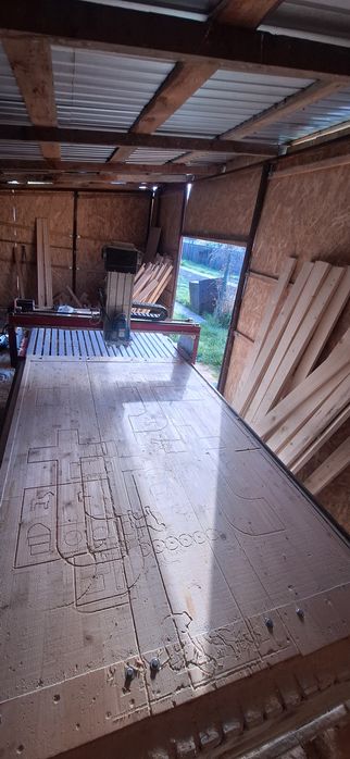 CNC lemn 2500 x 1300 mm, masă mare, ideal pentru cruci, panouri, fronturi, modelaj