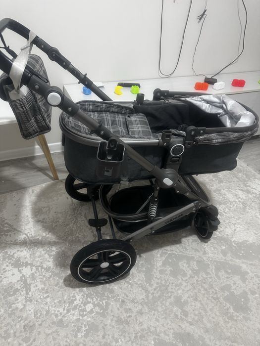 Продаю детскую коляску (люлька)