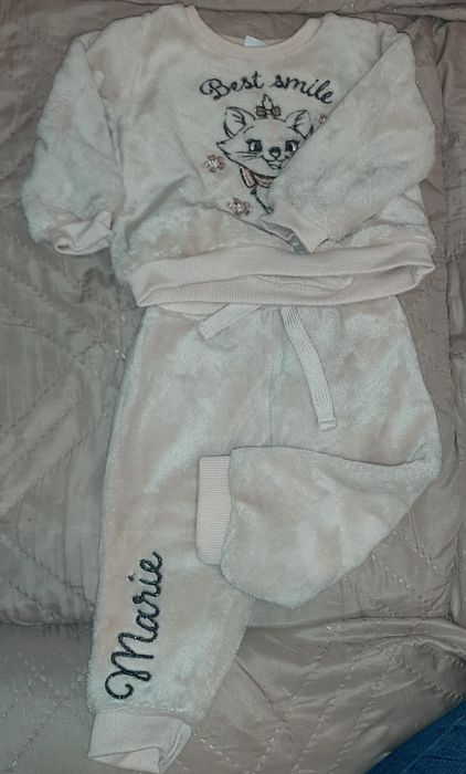 Бебешки комплект + подарък шапки