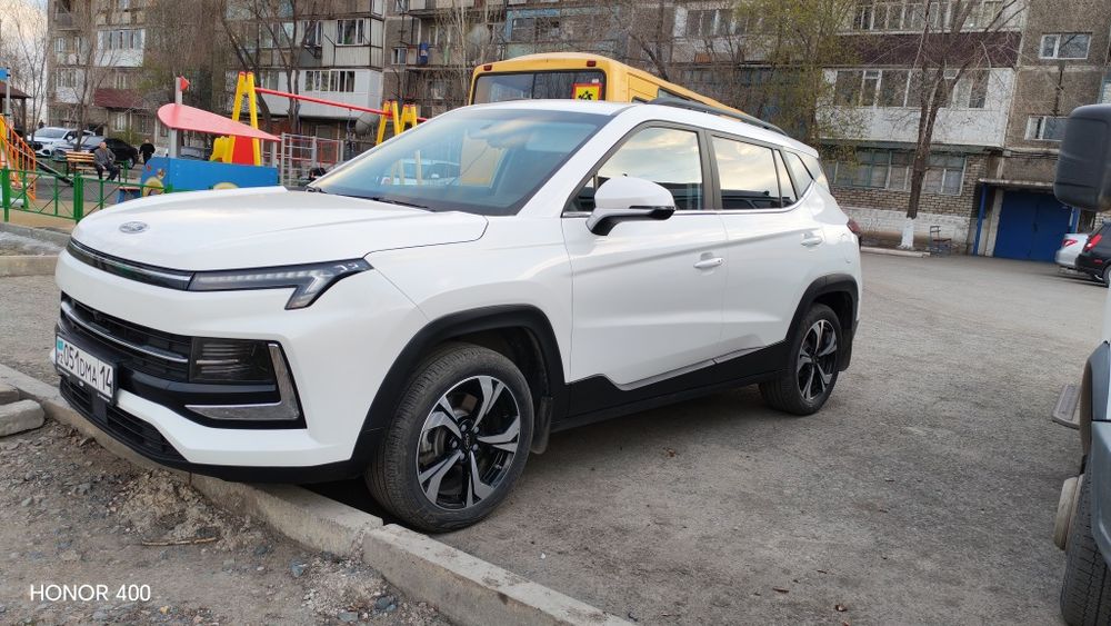 JAC JS4  кроссовер