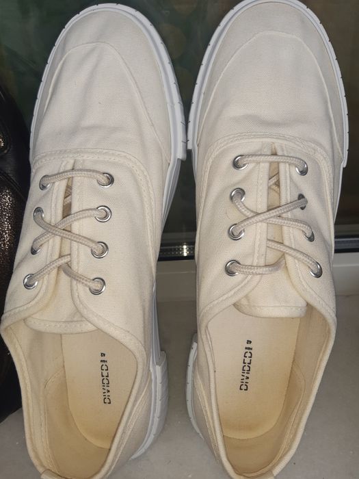 Спортни обувки 40 номер