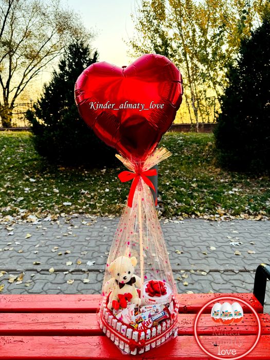 Подарок девушке, киндер, киндер торт, сладкий бокс