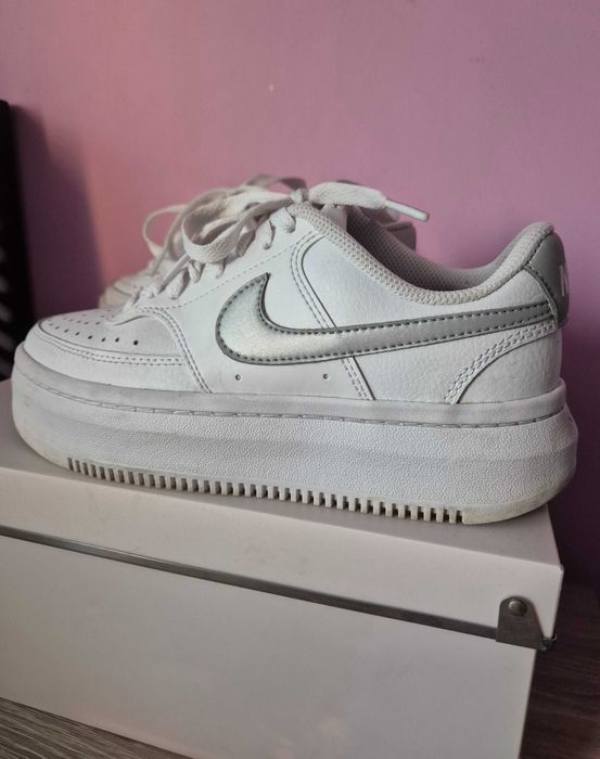 Nike маратонки .