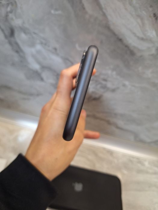 IPhone 11 64 Gb black черен КАТО НОВ