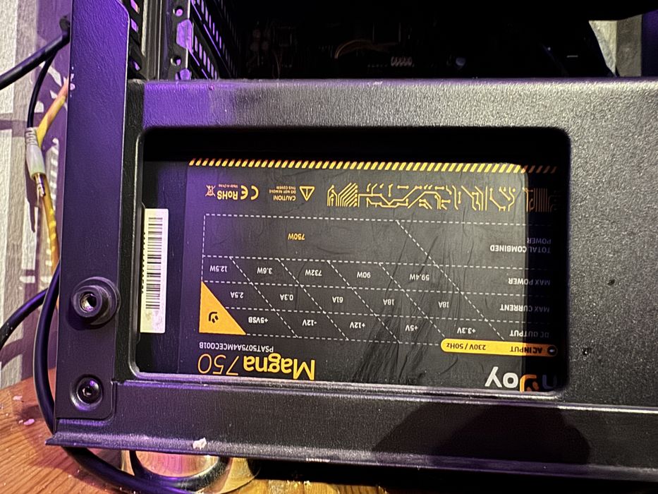 Vand pc gaming cauza vanzarii nu mai am timp de el