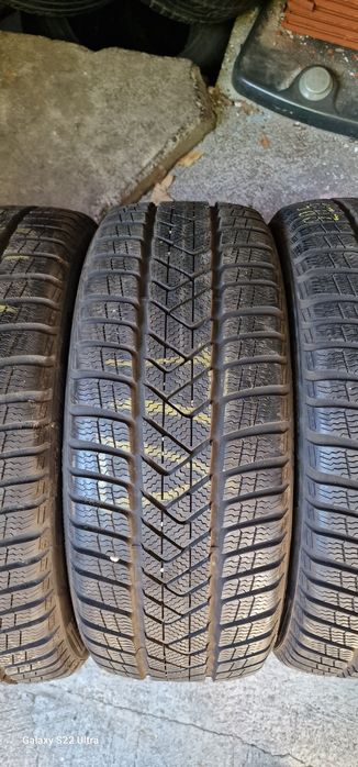 225/45/18 Pirelli Sottozero 3 Winter MOE