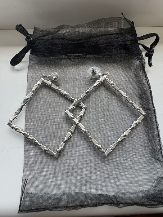 Обеци с камъни