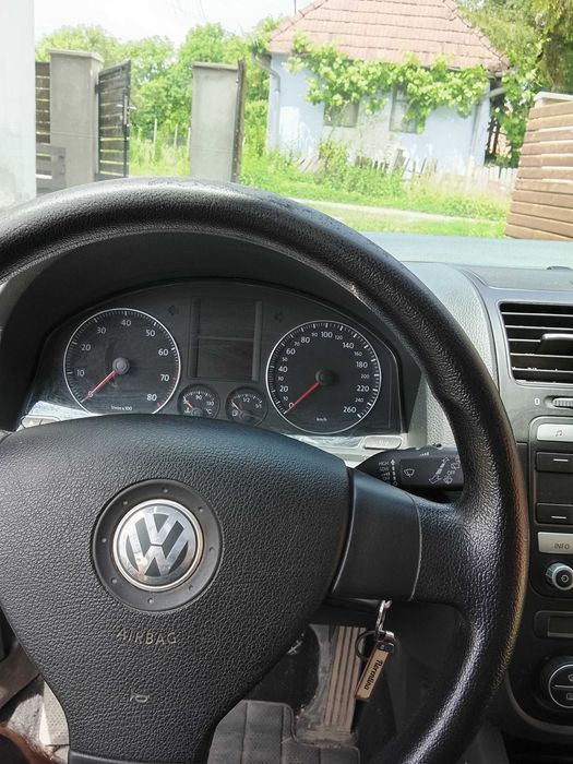 Vând Golf V combi