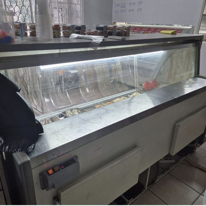 Витринный холодильник