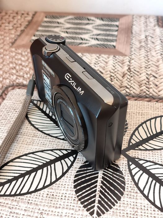 Aparat foto Casio ex h30