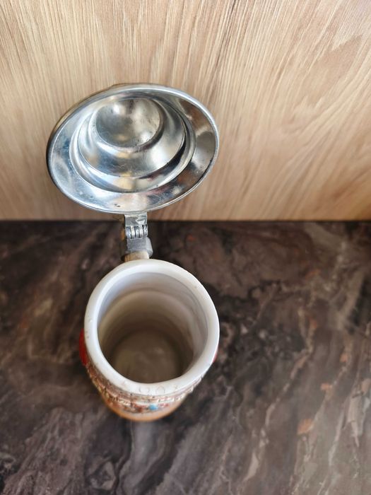 Продавам керамична халба за бира ръчно изработена