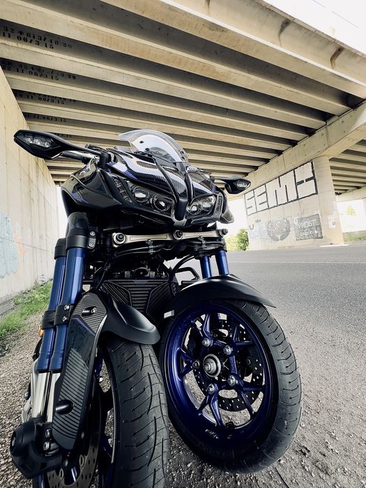 Yamaha Niken MXT850