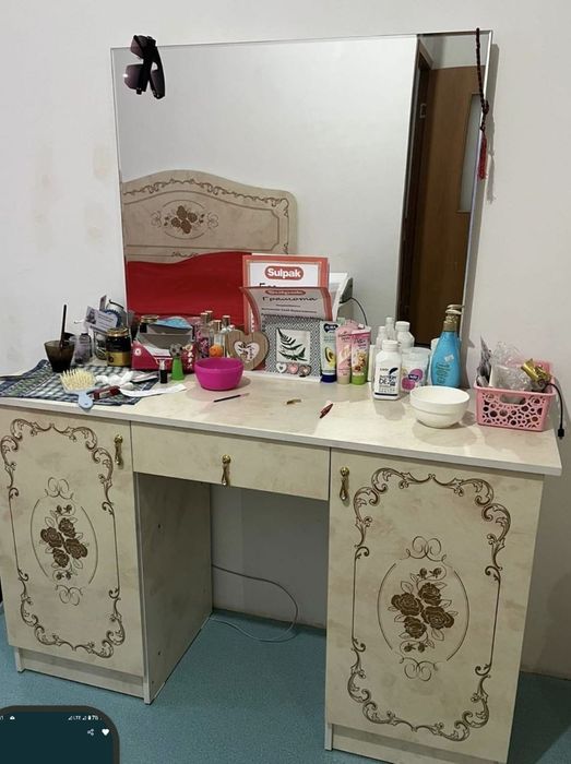 Спальный гарнитур