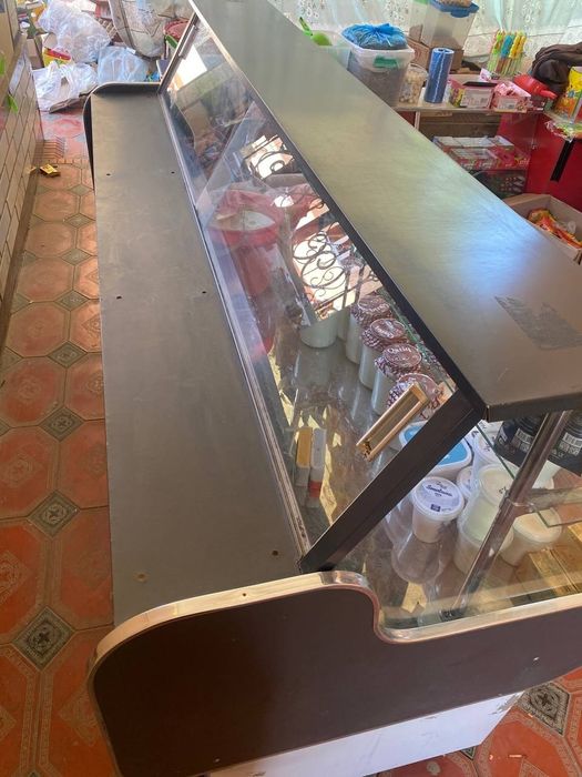 Vetrina haladelnik uzunligi 2.5metrlik