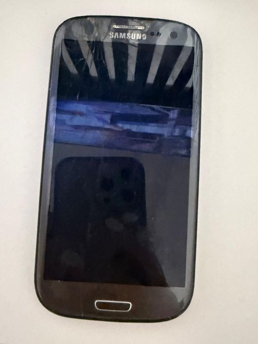 Telefon Samsung  .