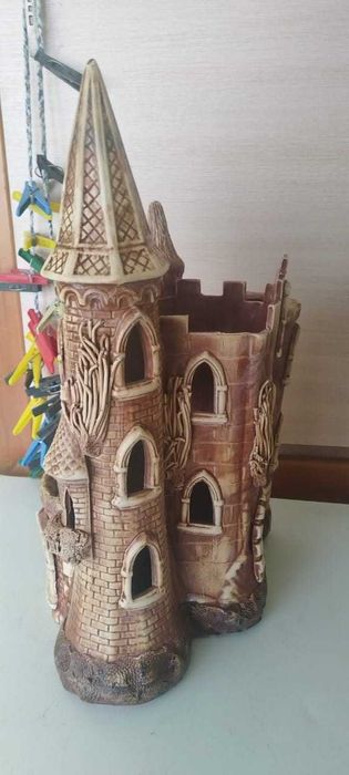 Замок (для аквариума)