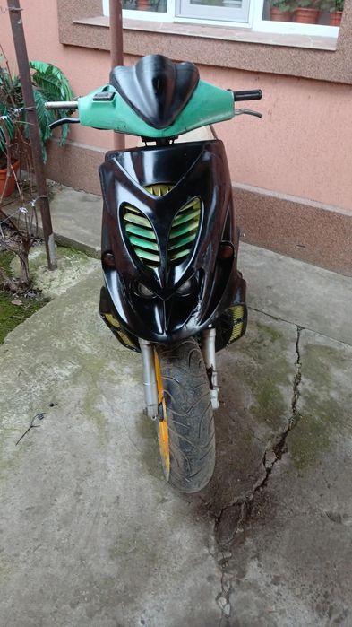 Vând sau schimb Malaguti f12, într-o stare foarte bună