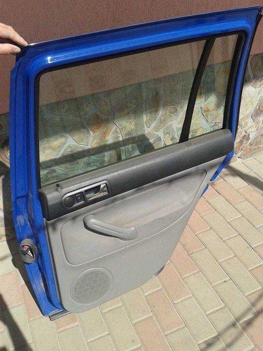 Piese golf 4 1.9 TDI 101 cai an 2001 break culoare albastra