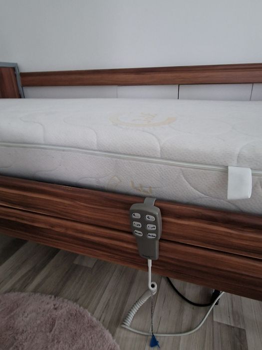 Vând pat Electric pt.persoane vârstnice sau cu dizabilități