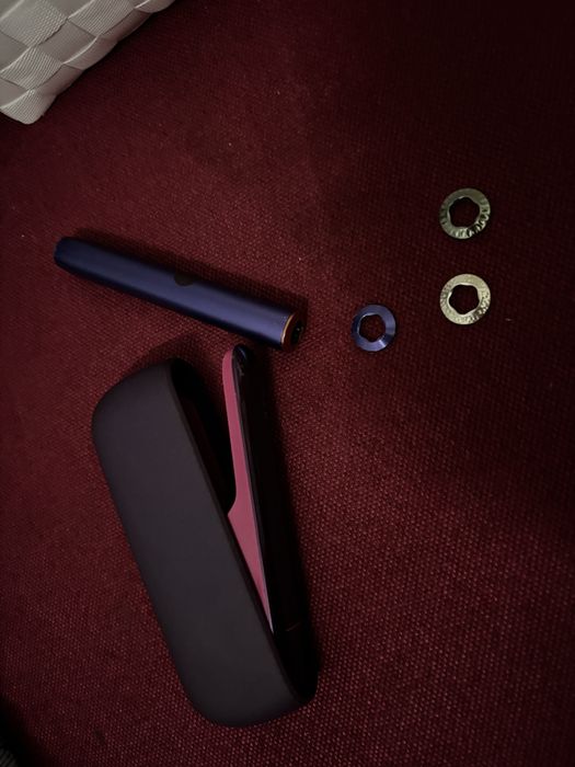 iqos mov editie limitata