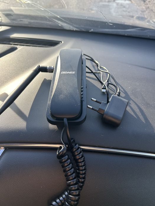 Gionee GT70 GSM stol telefoni