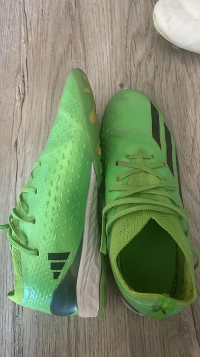 Продам обувь для футбола для подростка.