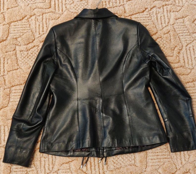 Geacă din piele neagră cu blană naturală detașabilă femei