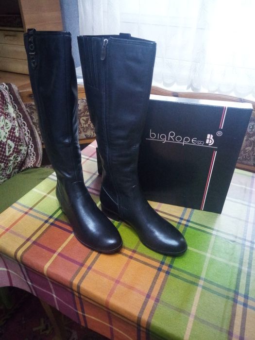 Продам женские демисизонные сапоги