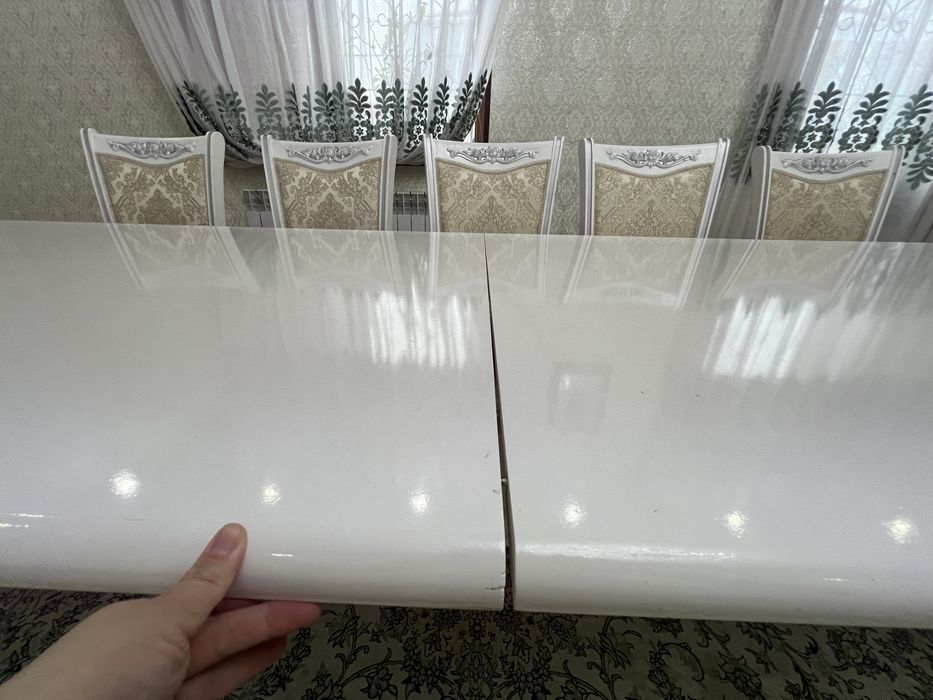 Продается стол со стульями