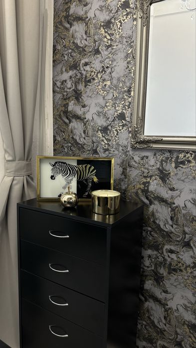 Inchiriez loc pt manichiura & pedichiura