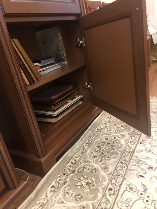 Шкаф-витрины для гостиной