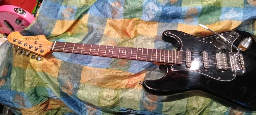 Електрическа китара Стратокастер и Лес Пол, супер колекция