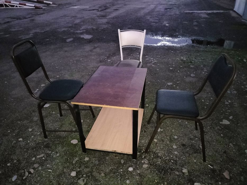 Продается стулья.